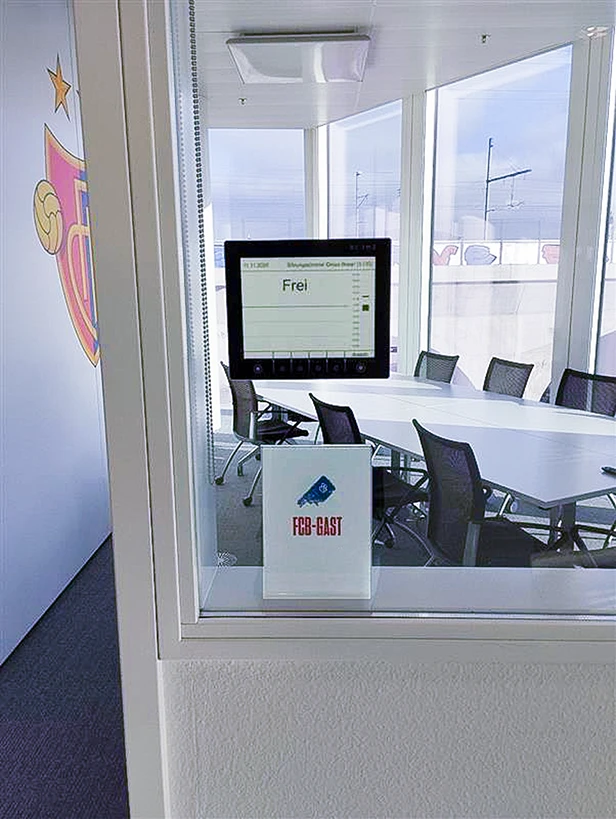 FC Basel ROOMZ Meetingraum Beschriftung